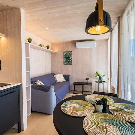 Buqez - 12 Apartment