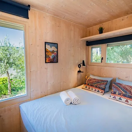 Buqez - 12 Apartament *